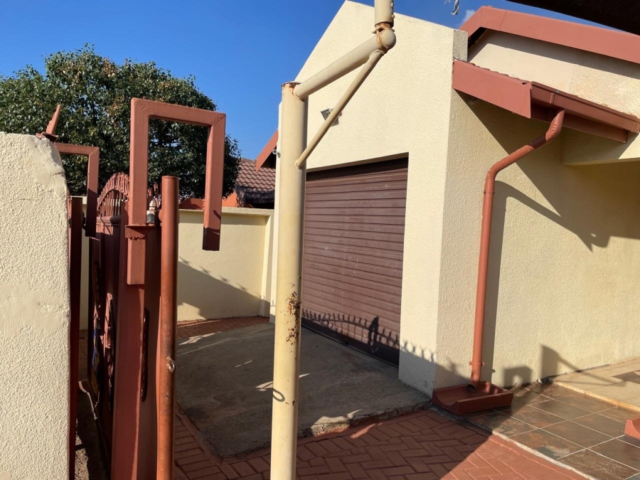 3 Bedroom Property for Sale in Tlhabane West North West